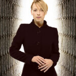 Karine Vanasse et Sébastien Huberdeau: Images pour l'affiche du film "Angle mort" 2 Karine Vanasse en manteau noir, séance pour le film Polytechnique