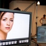 Karine Vanasse et Sébastien Huberdeau: Images pour l'affiche du film "Angle mort" 13 Coulisses de la séance photo pour Angle mort : portrait de la comédienne à l'écran
