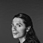 Mélissa Désormeaux-Poulin en noir et blanc, séance pour la couverture du Voir sur Incendies de Denis Villeneuve